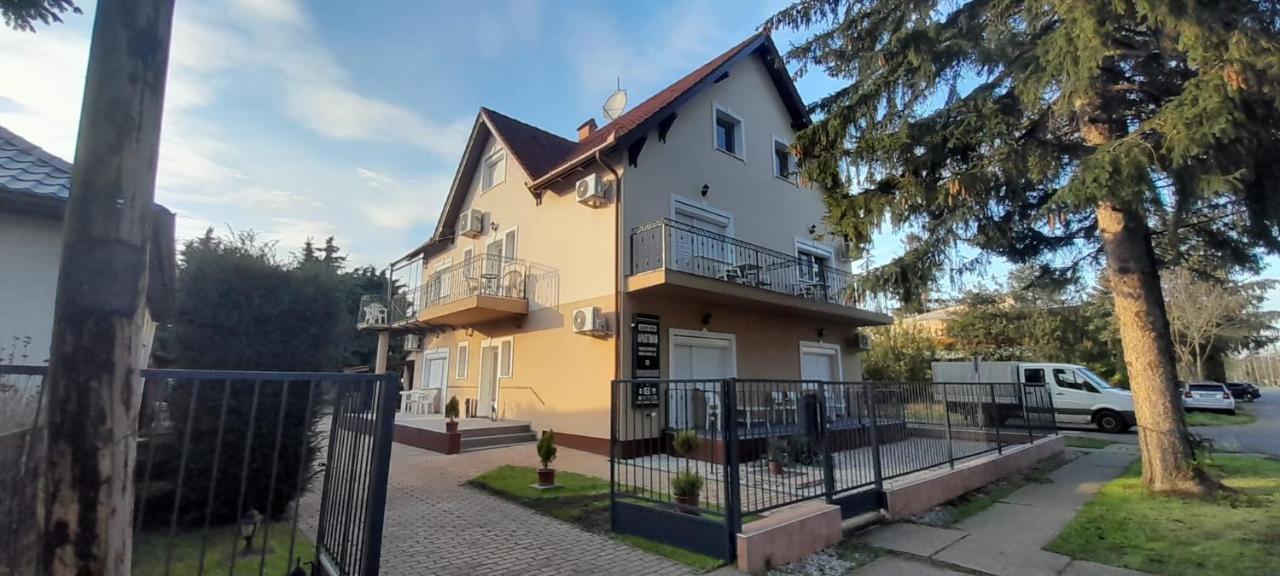 Gabor Aron Apartment Hajduszoboszlo Exterior photo